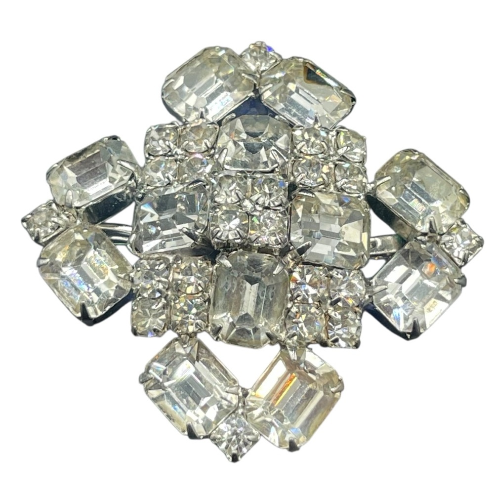 Vintage.Possible Albert Weiss Julianna Silver Crystal Rhinestone Brooch